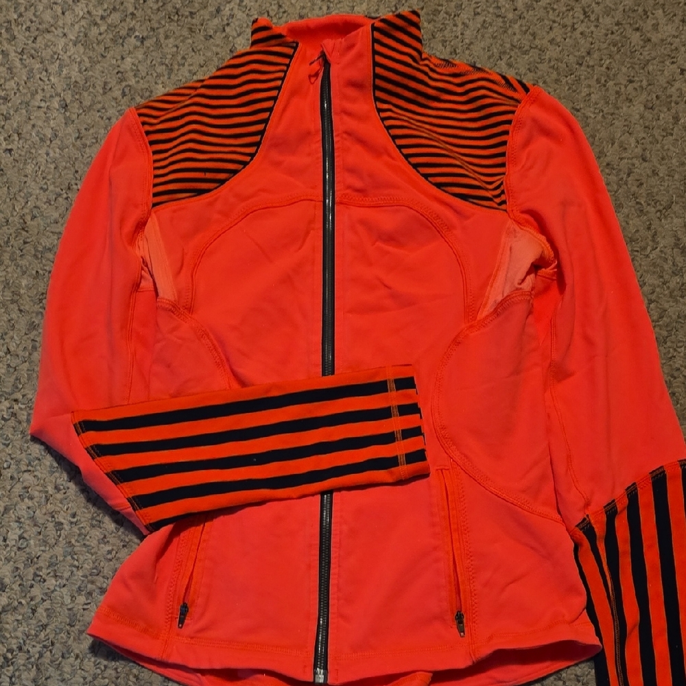 lululemon athletica Women's Jacket - Vibrant Orange with Black Stripes